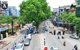 Người lao động Hà Nội vất vả mưu sinh trong nắng lửa đầu hè